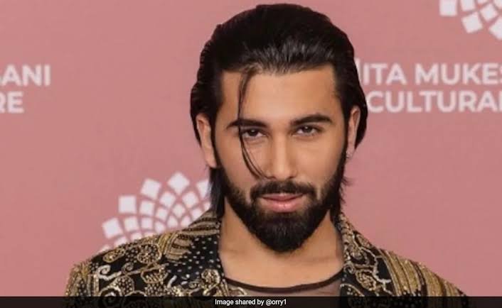 The Archies Premiere Orhan Awatramani Stylishly Poses With Suhana Khan